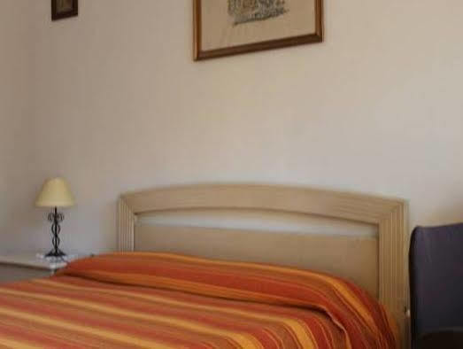 A Casa Chiecchi B&B Рим Екстериор снимка